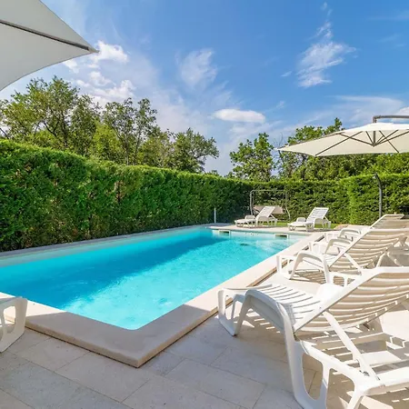 4 Bedroom Stunning In Feriehus