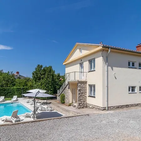 Feriehus 4 Bedroom Stunning In *