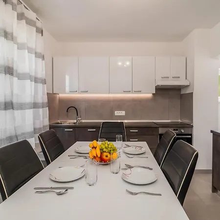 4 Bedroom Stunning In * Jadranovo