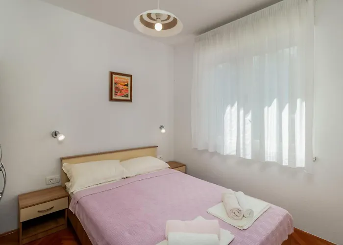 4 Bedroom Amazing In Semesterbostad