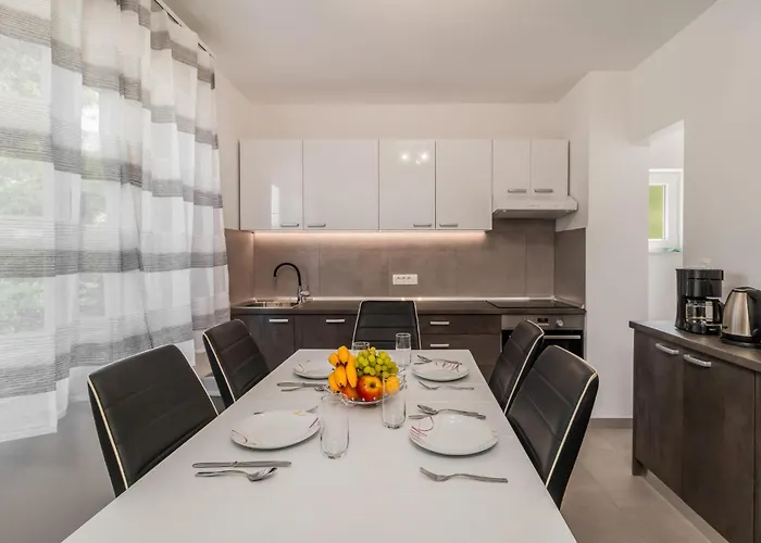 4 Bedroom Amazing In * Jadranovo